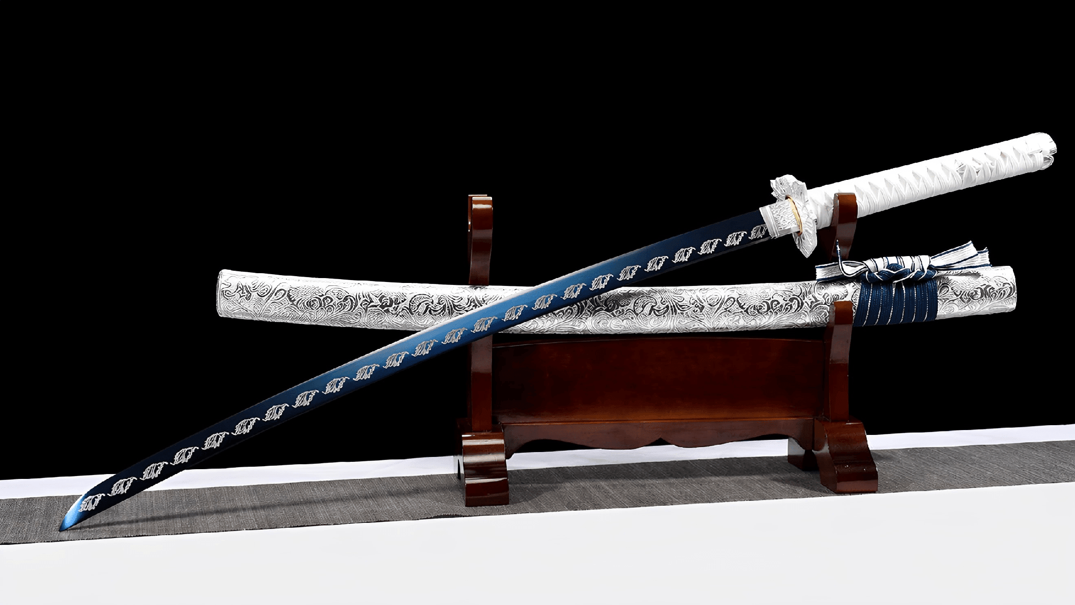 Shirotsuki "White Moon" Katana (白月)